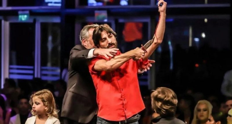 Terror en los premios Estrella de Mar: un director simuló cortarse las venas