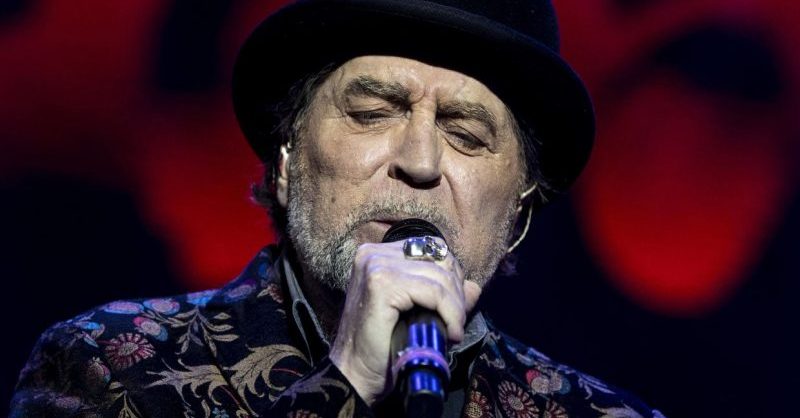 Video: Sabina se cayó del escenario durante un concierto