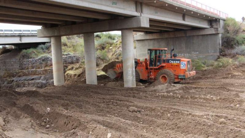 Tras el colapso del puente de la ruta 40, Vialidad trabaja para evitar el derrumbe de otro