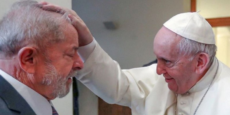 Francisco a Lula: “Estoy contento de verlo caminar por la calle”