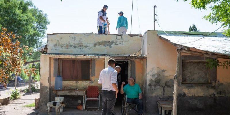 Vecinos de Carmensa damnificados por la tormenta agradecieron la colaboración del Municipio y CECSAGAL 