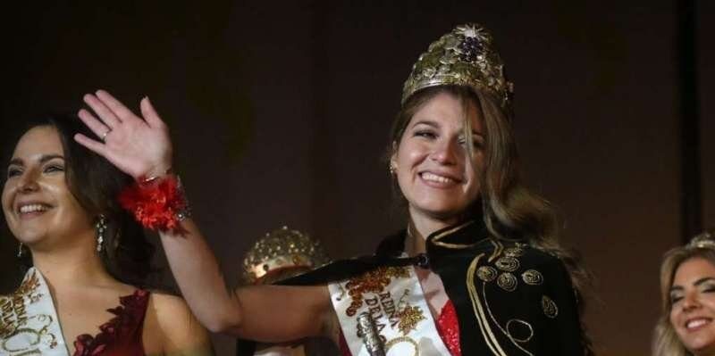 Tras violar la cuarentena, renunció la reina de Capital y pidió disculpas