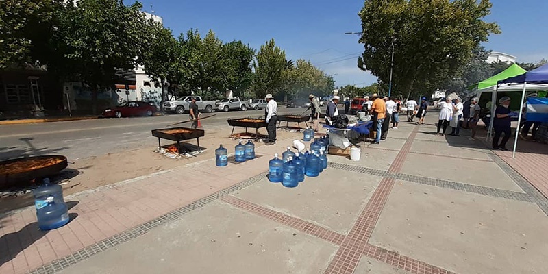 Cocineros Alvearenses y una nueva cruzada solidaria por Luana