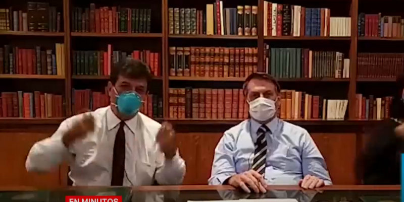 Bolsonaro apareció con barbijo en vivo y dijo que espera el resultado de su análisis