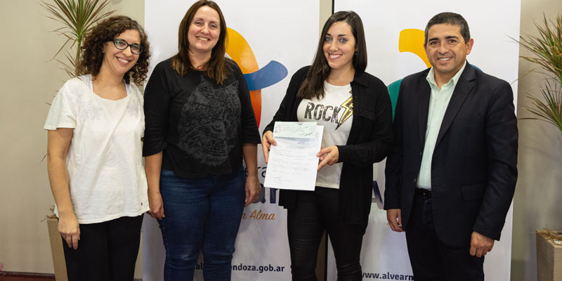 Se realiza entrega de subsidios a emprendedores locales