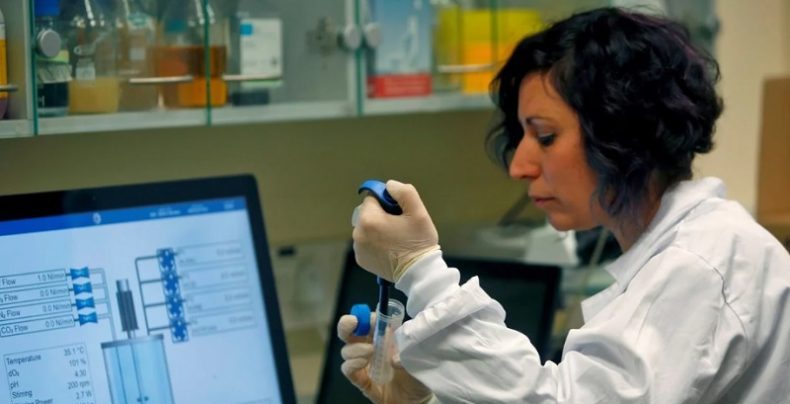 Tres mujeres murieron por coronavirus hoy y ya son 27 las víctimas en el país
