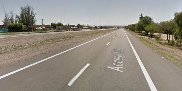 Se le rompió el auto en Acceso Este y lo asaltaron a pleno día