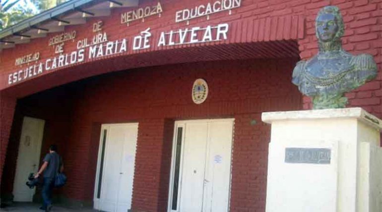 Malvivientes provocaron daños en la escuela Carlos María