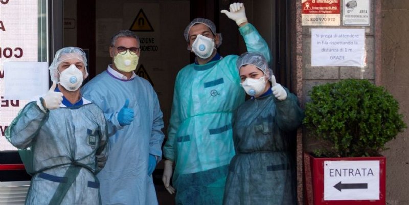 Miles de personas aplaudieron en todo el país a los que combaten el coronavirus