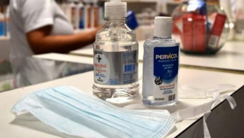 El alcohol diluido en agua al 60-70% lo más eficaz para desactivar el virus