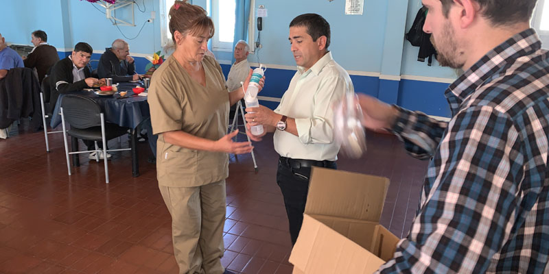 Se realizó la entrega de desinfectante para manos en el Hogar Ricardo Piérola