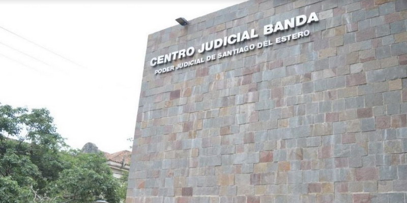 Detienen a empleados judiciales por robar armas secuestradas y venderlas por internet