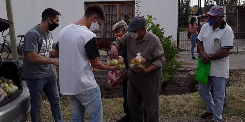Jóvenes solidarios