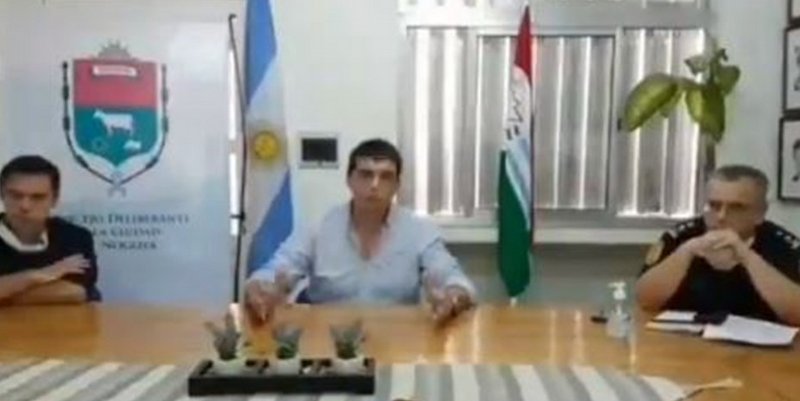 El exabrupto del Intendente de Nogoyá: “Sé que es difícil convivir con tu señora y tus hijos, pero estemos”
