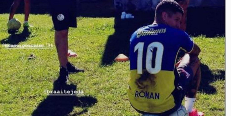La foto de la que habla todo Boca: Marcos Rojo se puso la camiseta de Riquelme