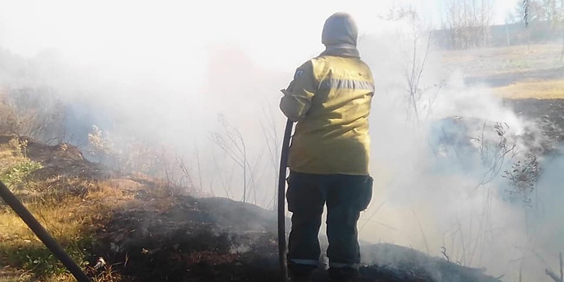 Bomberos de Bowen debieron sofocar un incendio durante el día Patrio
