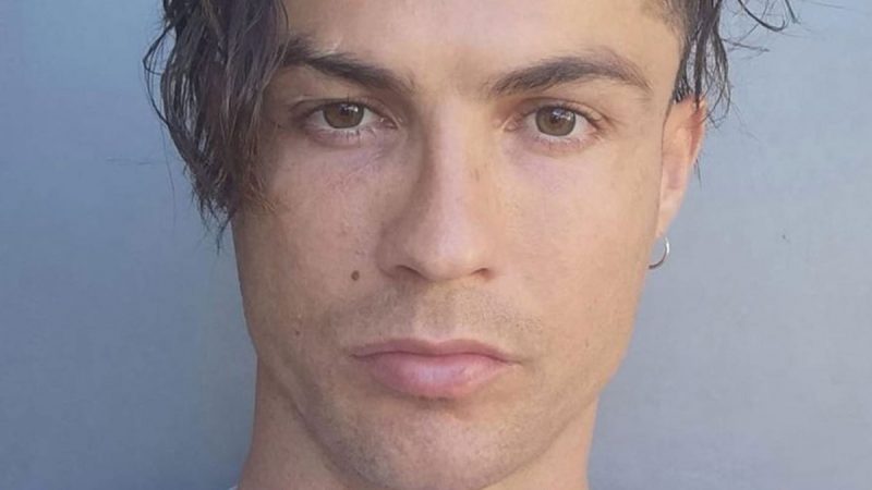 El curioso nuevo look de Cristiano Ronaldo y su pedido de aprobación a los fanáticos