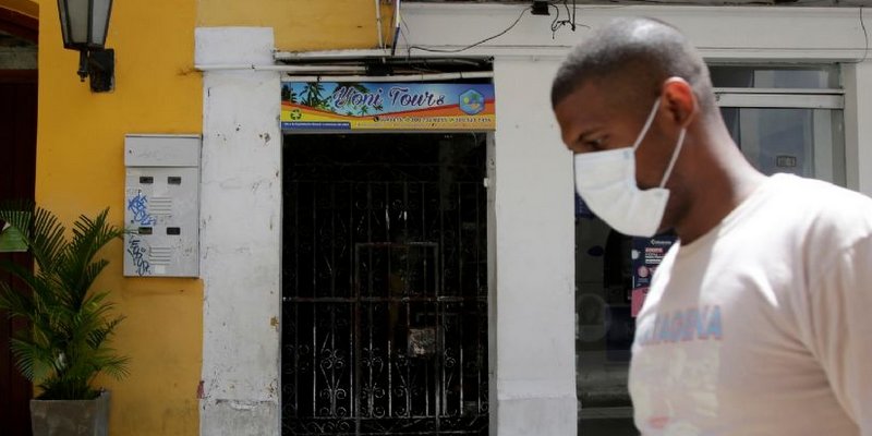 Colombia: Duque dio negativo y prolongan la cuarentena por un mes
