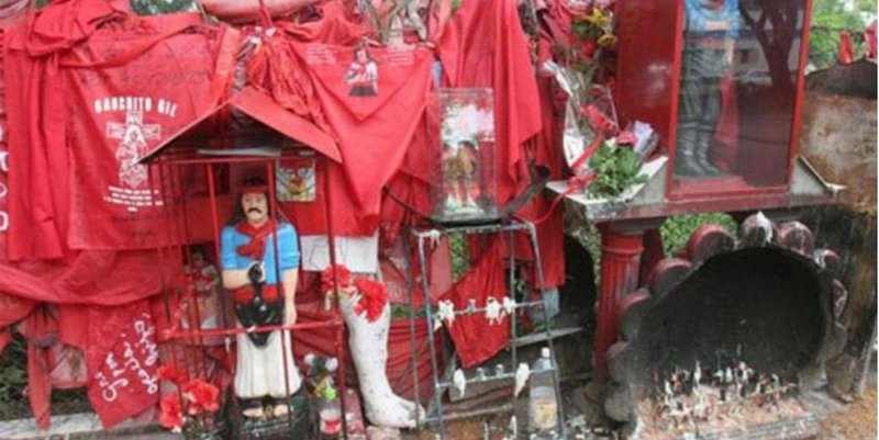 Escasez de cigarrillos: denuncian que roban las ofrendas al Gauchito Gil