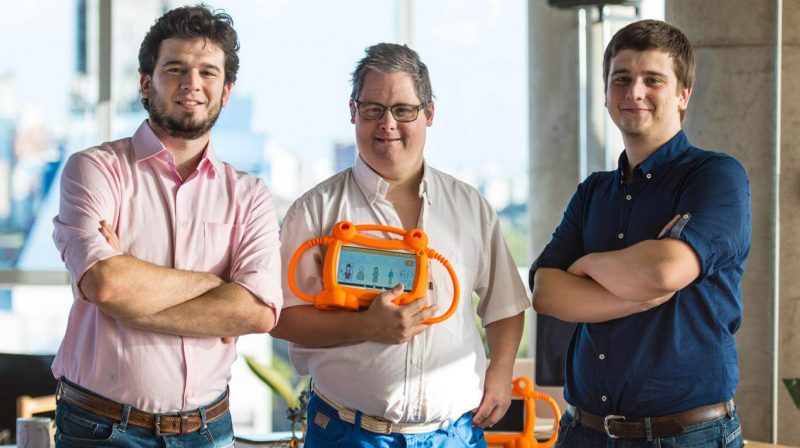 Dos argentinos crearon un sistema alternativo de comunicación para discapacitados