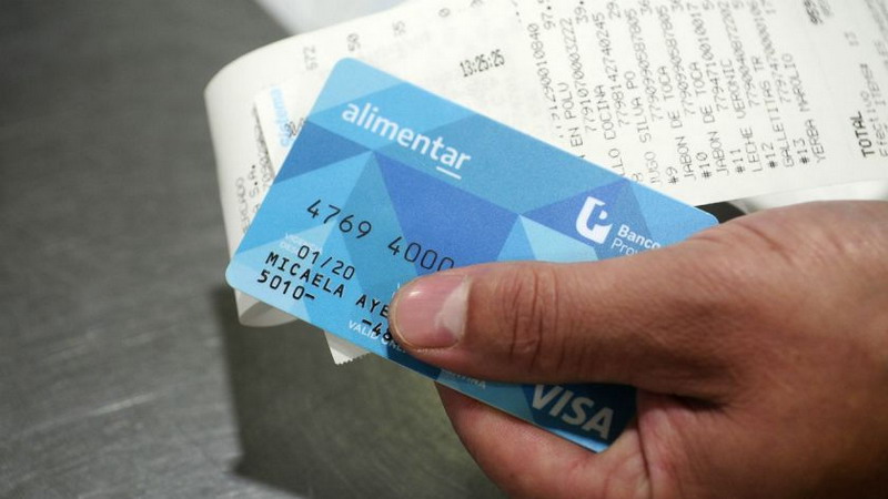 Buscarán que las compras con la Tarjeta Alimentar no paguen IVA