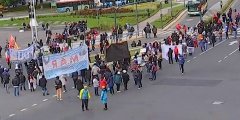 Manifestación en el Obelisco, con distanciamiento