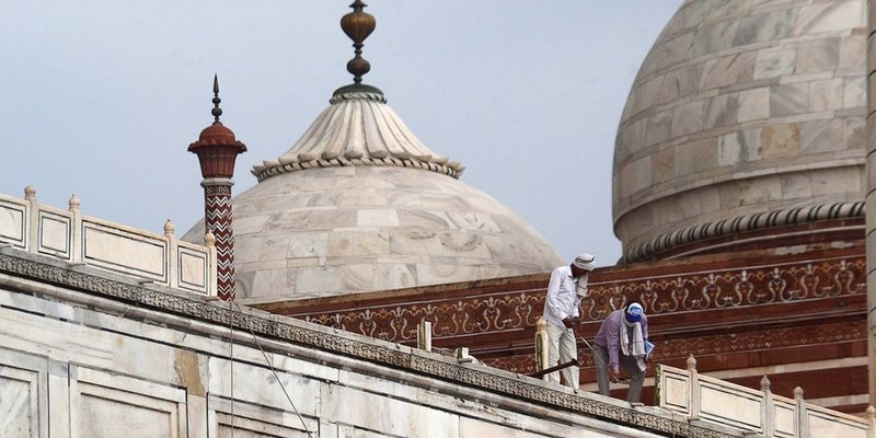 Un fuerte temporal dejó 13 muertos y dañó parte del Taj Mahal en India