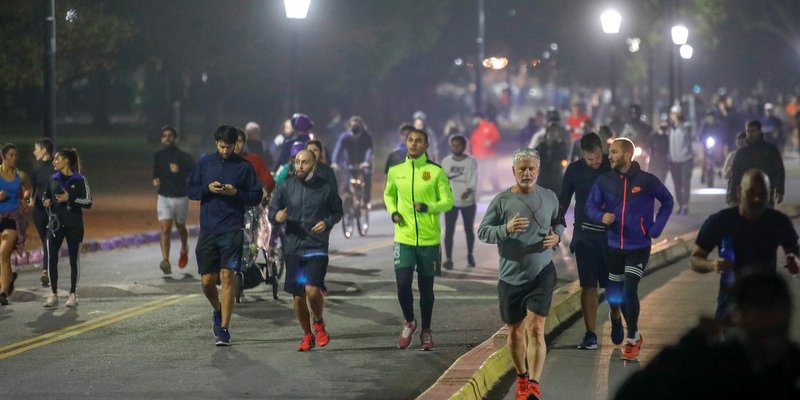 Un médico asesor de Alberto Fernández insultó a “los runners millennials” y cargó contra “los porteños insoportables”