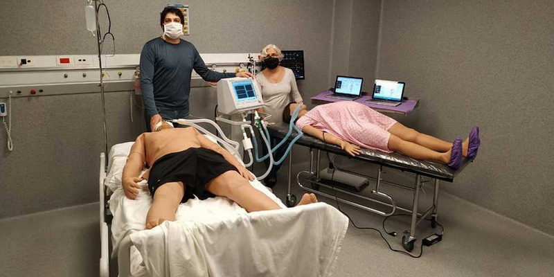 La UNLP puso a prueba un dispositivo para que un respirador pueda ser usado por dos personas a la vez