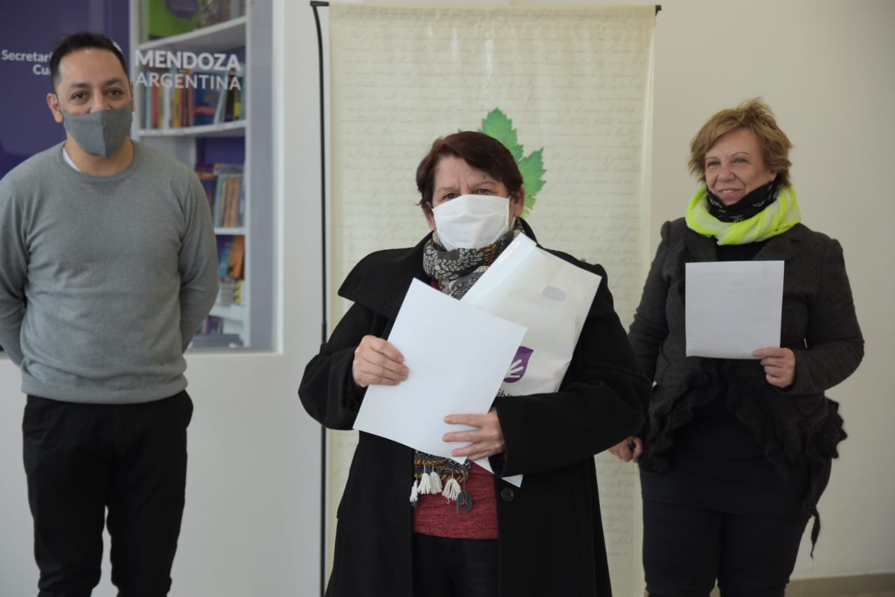 Se entregaron los premios del Certamen de Cuento y Poesía