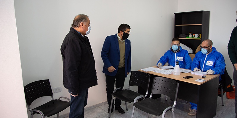 El Gobierno provincial entregó nuevo equipamiento para el Hospital Enfermeros Argentinos