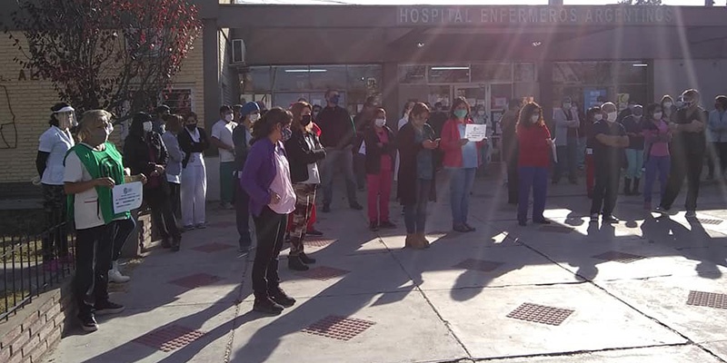 ATE se convocó frente al hospital a modo de protesta