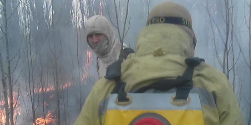 Bomberos Voluntarios sofocaron un incendio de malezas