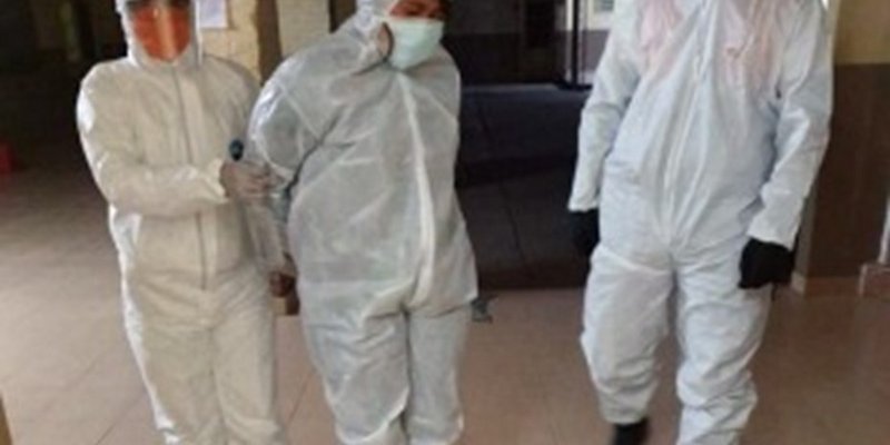 Aislan un pueblo entero: empleada municipal tomó mate con una paciente de Covid-19