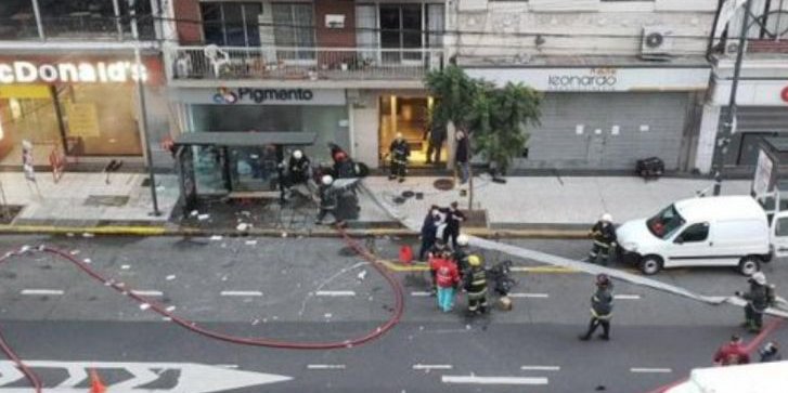 Explosión en comercio de Villa Crespo: dos bomberos murieron y hay al menos otros 6 heridos