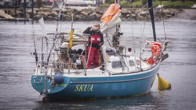 Cruzó el océano en velero para reencontrarse con sus padres en Mar del Plata