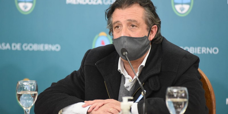 El ministro de Gobierno Víctor Ibañez tiene coronavirus