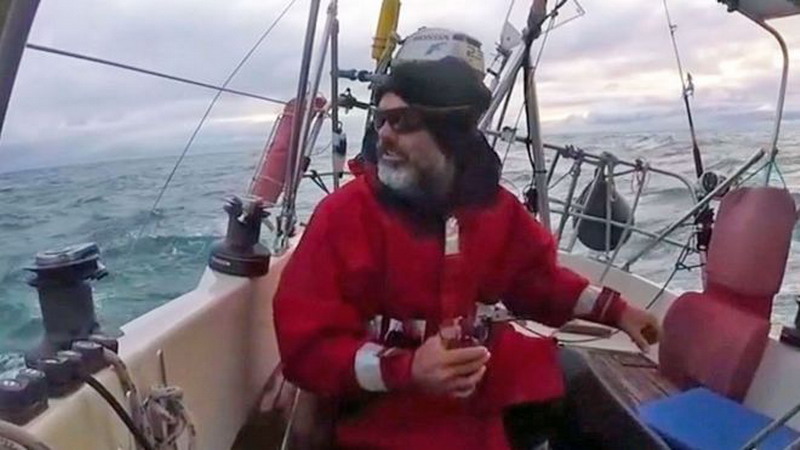 El argentino que cruzó el Atlántico solo en su velero para poder reencontrarse con sus padres