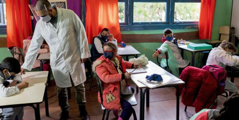 Cada vez más provincias evalúan adelantar las vacaciones de invierno