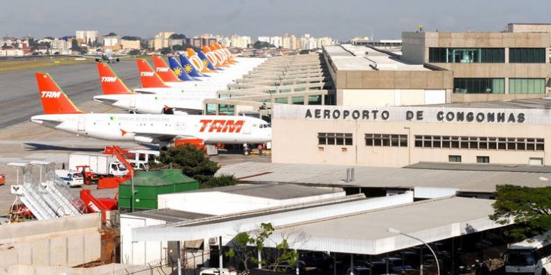 Con récord de muertos Brasil reabre las fronteras aéreas al turismo