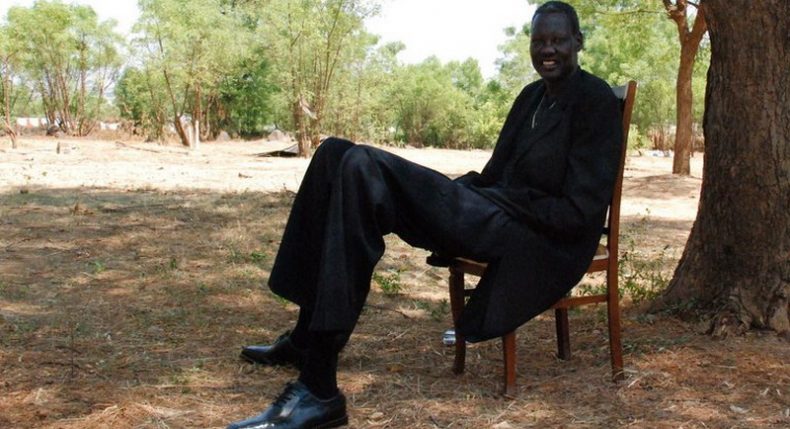 La inspiradora vida de Manute Bol, vivía en una tribu en medio de la selva y es el basquetbolista más alto de la NBA