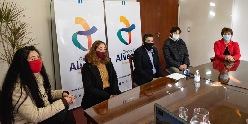 Alumnos alvearenses fueron becados por la Universidad de California
