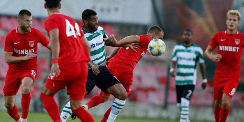 Un futbolista contagió a veinte personas por jugar un partido oficial tras un error en el testeo de coronavirus