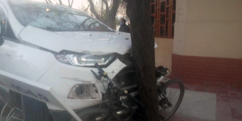 Fuerte accidente en transitada esquina