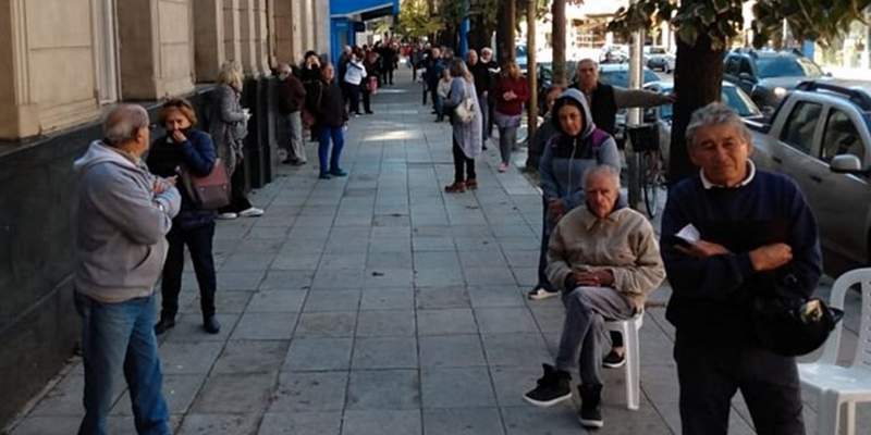 IFE: qué hacer si no llegó el SMS para cobrar el bono de 10 mil pesos