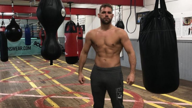 Levantaron la sanción del boxeador que publicó un tutorial sobre cómo golpear a una mujer