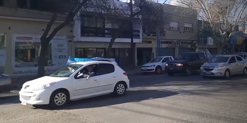 En Alvear también se marchó en el marco del #17A