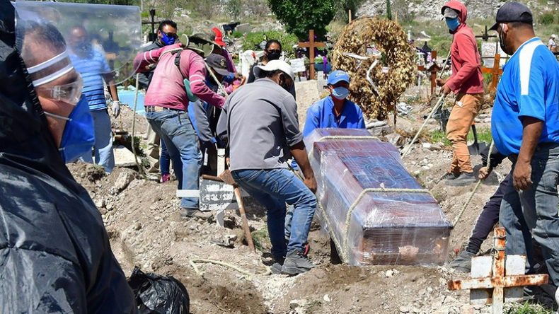 México supera al Reino Unido y es el tercer país con mayor cifra de muertos