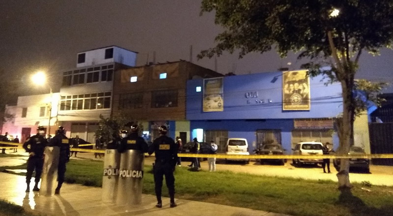 Perú: murieron al menos 13 personas asfixiadas por una avalancha en una fiesta clandestina