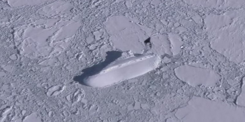 Hallan una extraña figura en la Antártida por Google Earth